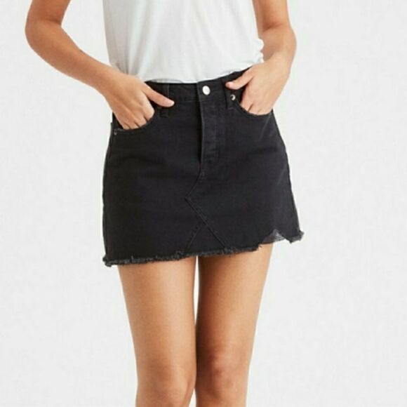 AEO 5 Button Distressed Hi Rise Festival Mini Skirt Women’s Size 6 - Picture 4 of 9